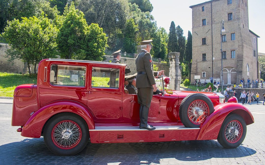 Penyemprotan Disinfektan di Kantor Camat